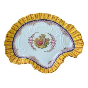 Vintage Courting Couple / Lovers Scene Serving Plate With Gold Tone Trimming